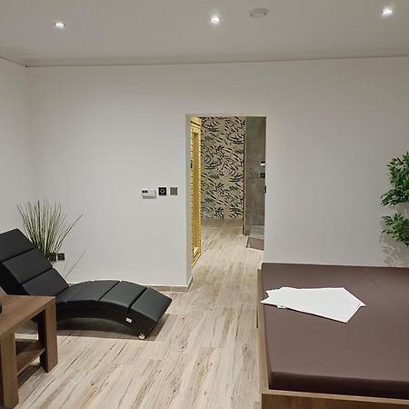 Penzion A Wellness - Jilan, Naves Svobody 39, オロモウツ エクステリア 写真