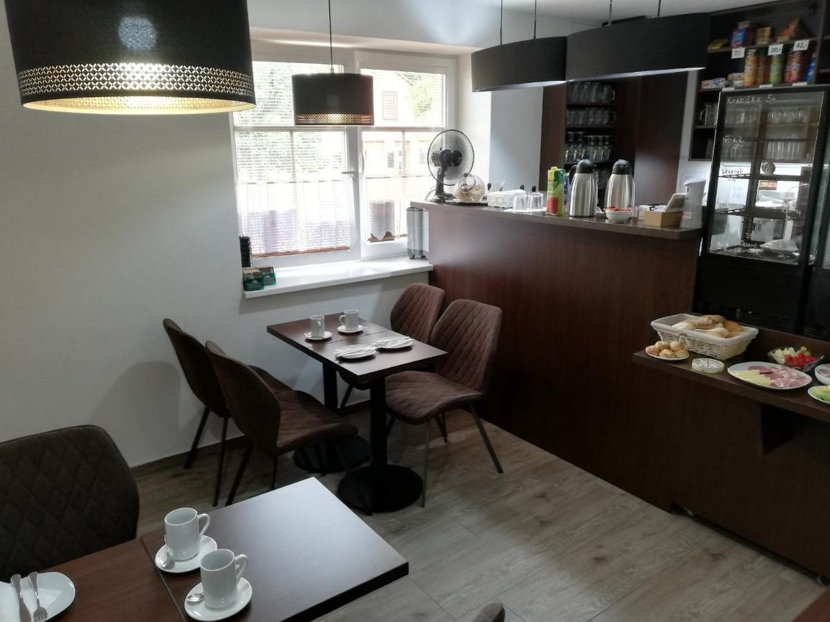 Penzion A Wellness - Jilan, Naves Svobody 39, オロモウツ エクステリア 写真