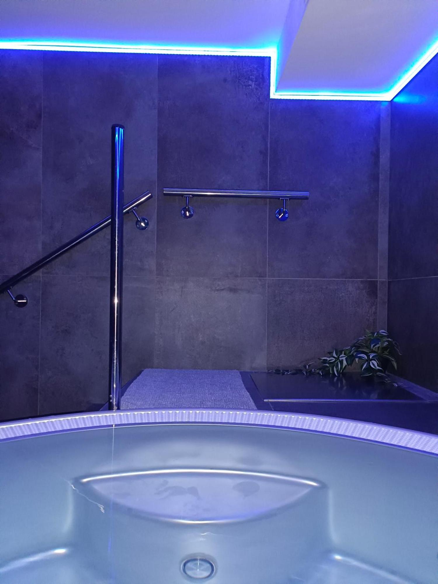 Penzion A Wellness - Jilan, Naves Svobody 39, オロモウツ エクステリア 写真